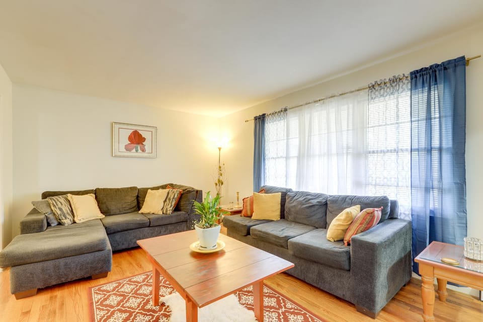 3 Mi to Stone Mountain Park: Quiet Family Getaway House in Tucker