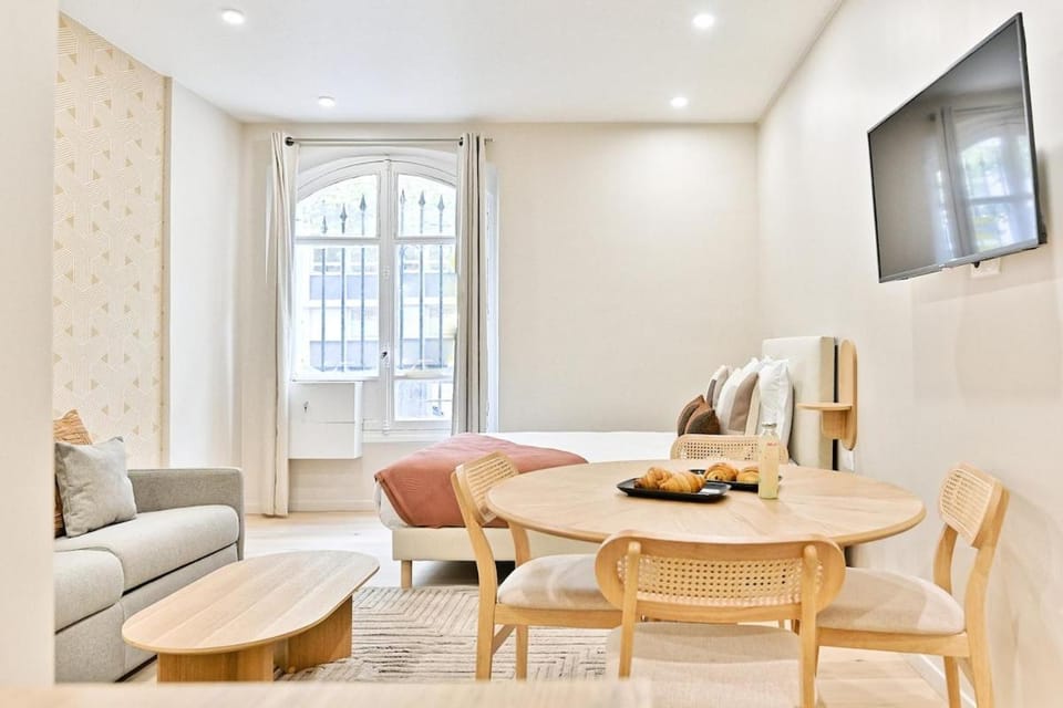 Air-conditioned & comfortable studio in Paris 17 Inn in Levallois-Perret