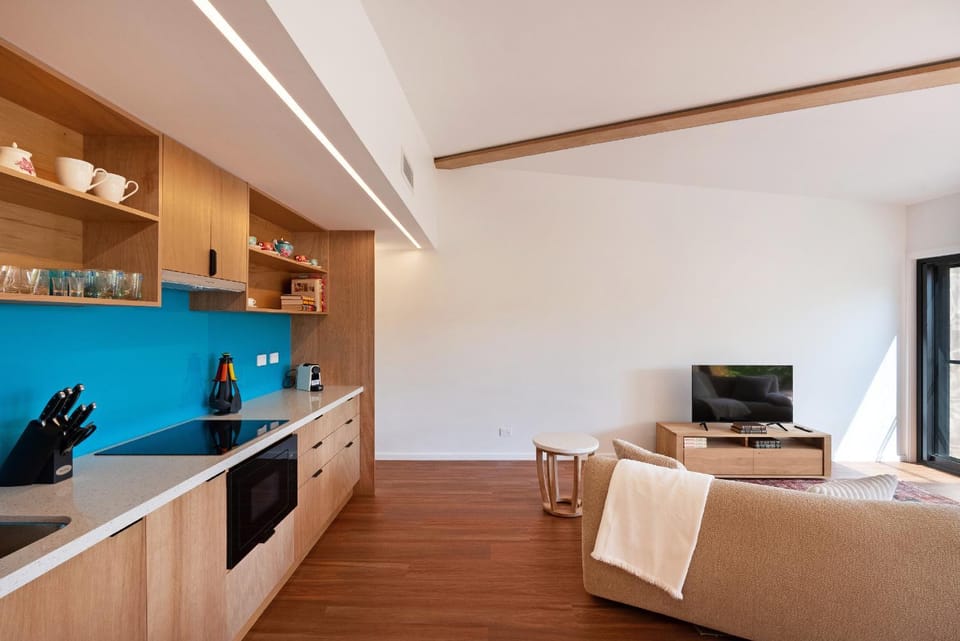 Bed, Kitchen or kitchenette, Breakfast, stove