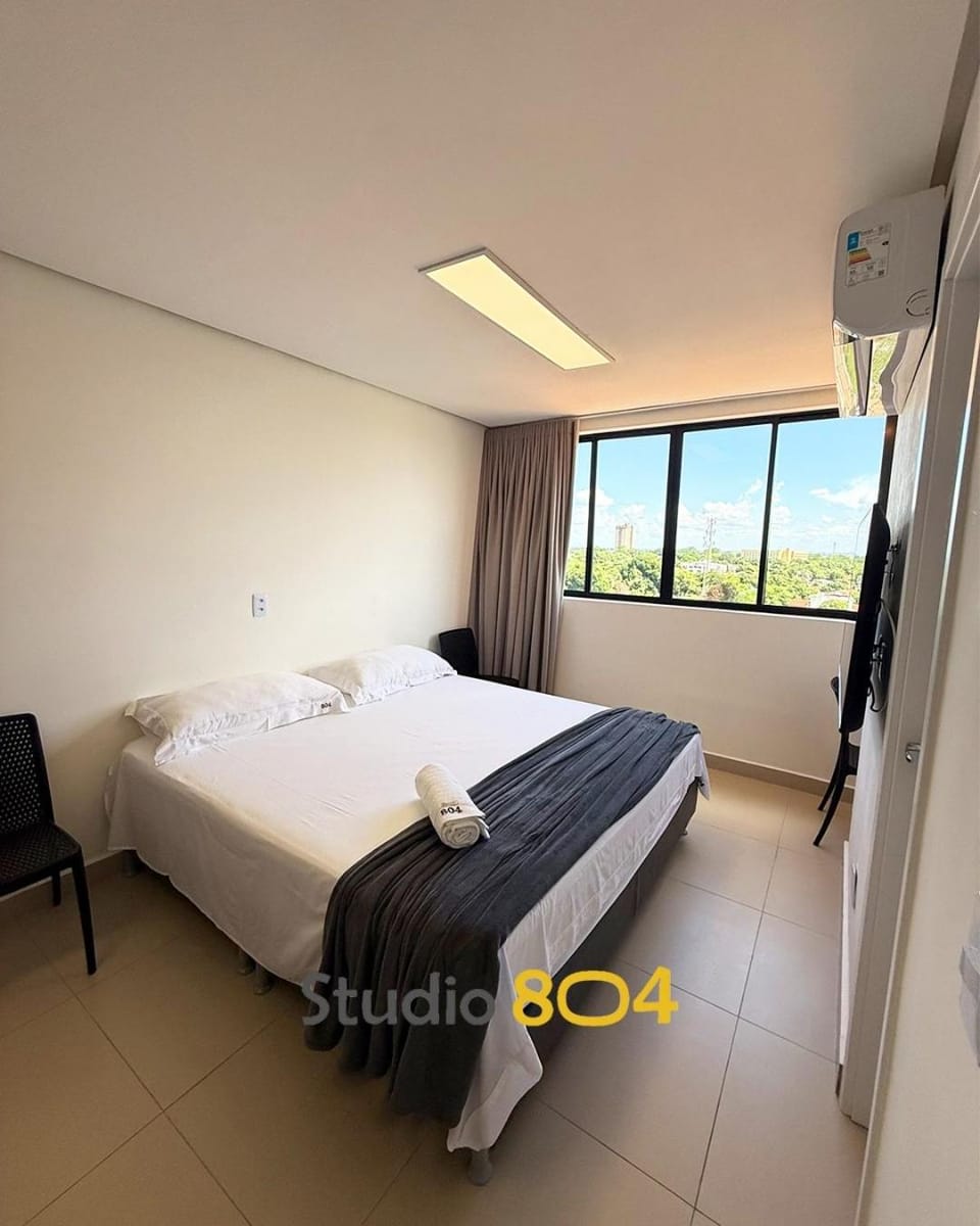 Bedroom, towels