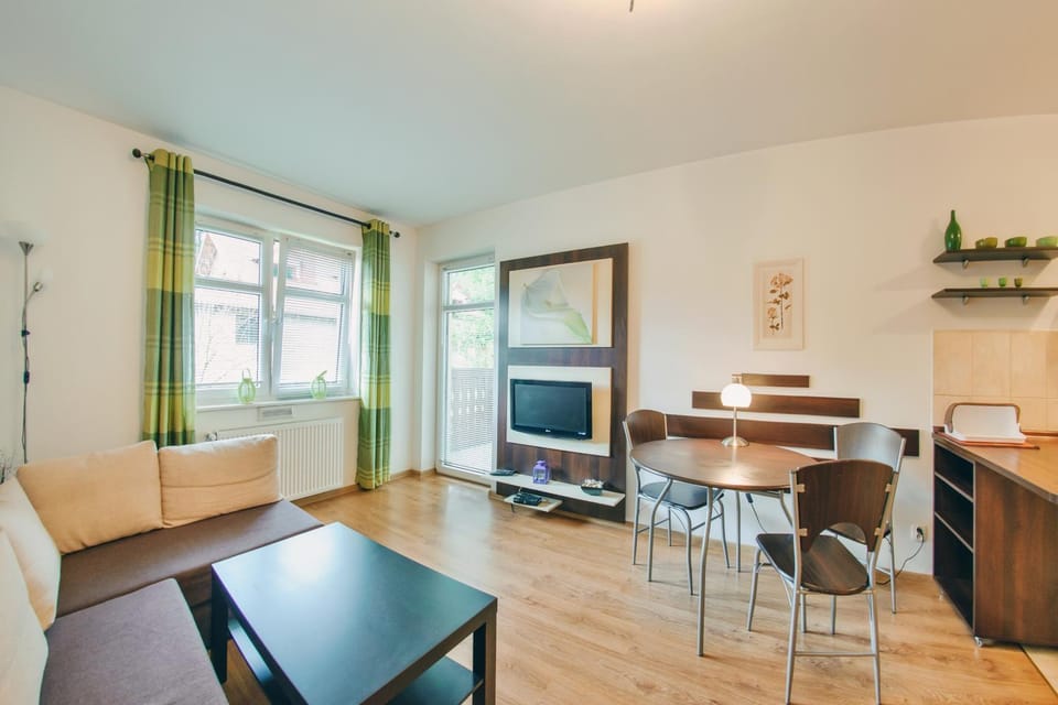 TV and multimedia, Living room, Dining area