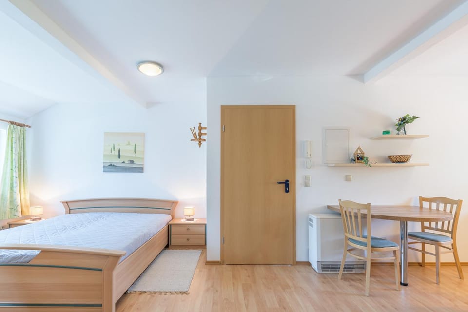Ferienhof Karl's Ruhe, Ferienwohnung 02 Apartment in Boltenhagen