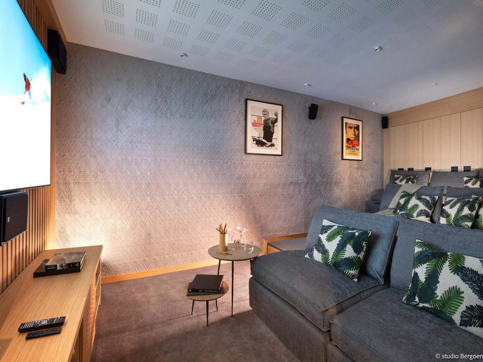 Chalet spacieux avec spa et cinéma privé pour 14 pers. - FR-1-866-10 Chalet in Landry