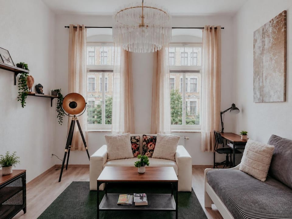 Gemütliche Erdgeschosswohnung auf dem Kaßberg mit Balkon und 2 Schlafzimmern Apartment in Chemnitz