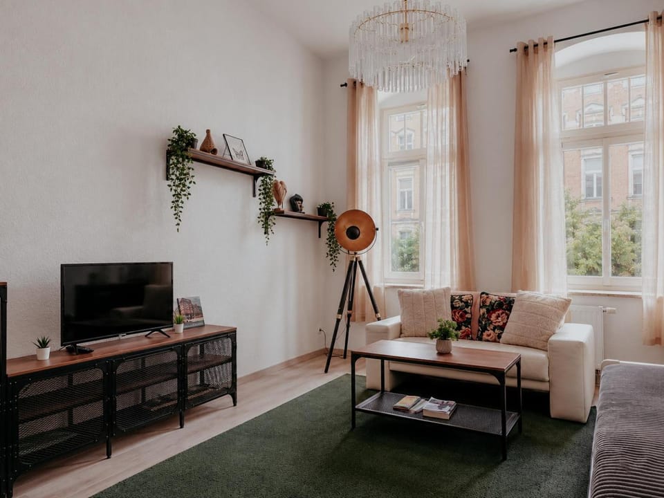 Gemütliche Erdgeschosswohnung auf dem Kaßberg mit Balkon und 2 Schlafzimmern Apartment in Chemnitz