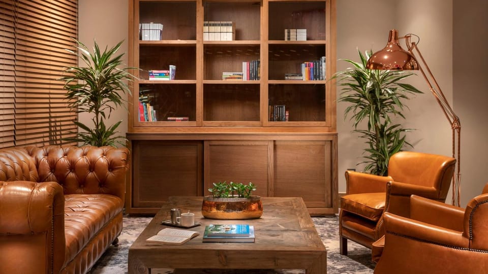 Lounge or bar