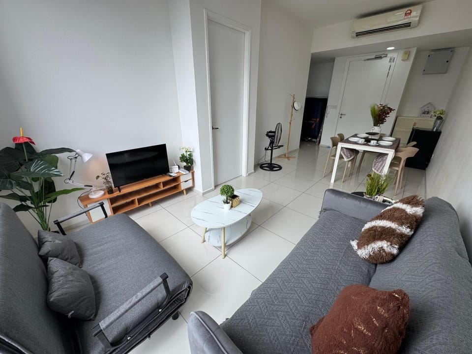 TV and multimedia, Living room, Seating area, air conditioner