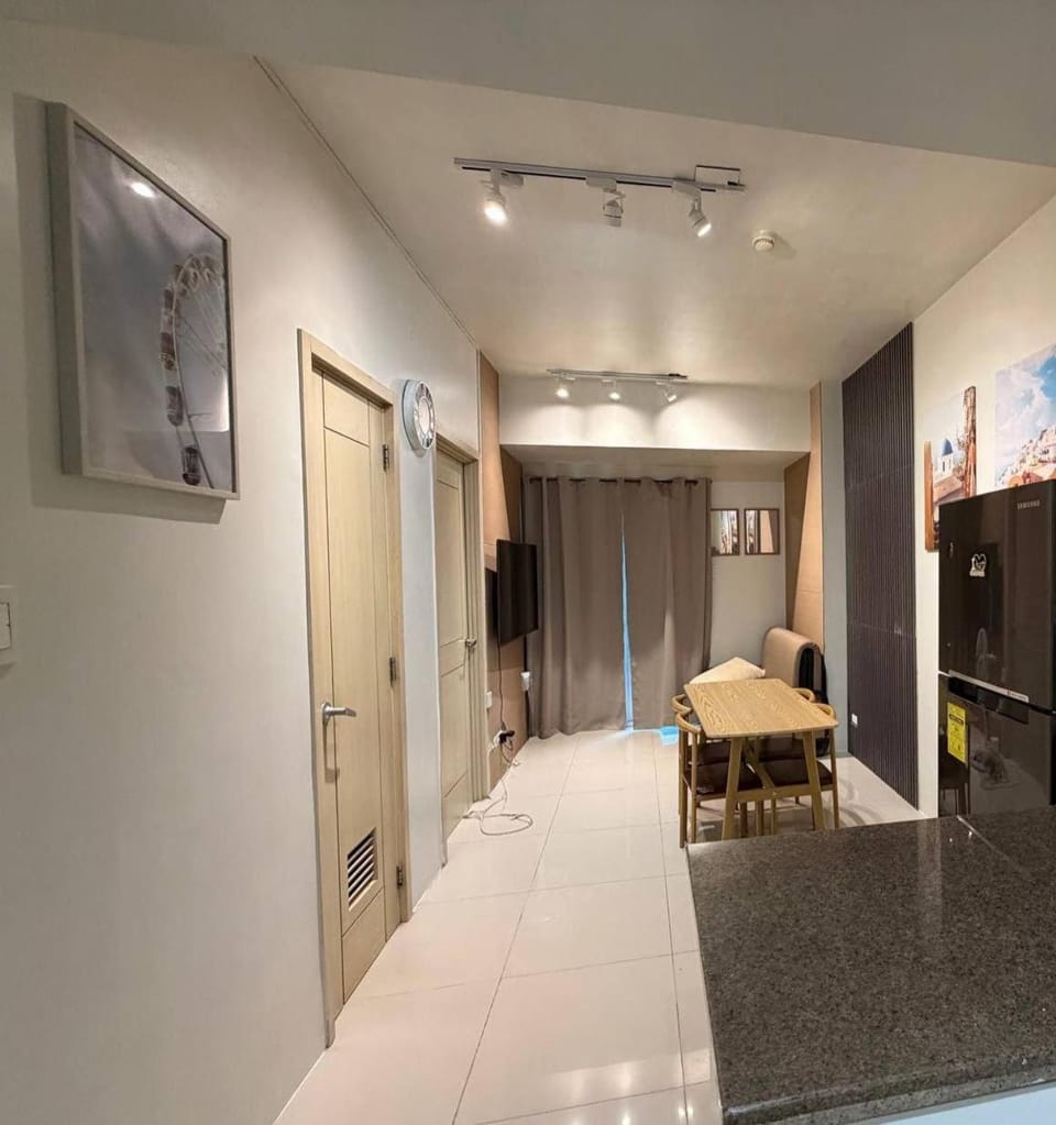 Grass residences tower 1 big room 2 bed xl Hotel in Quezon City
