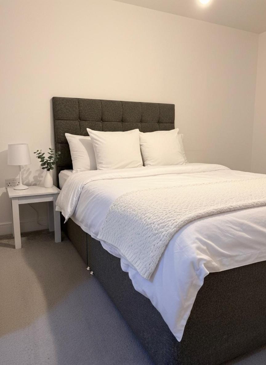 Bed, Photo of the whole room, Bedroom