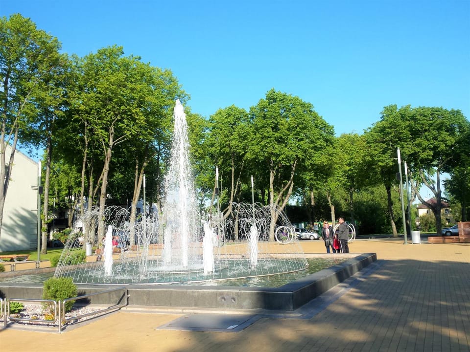 Nearby landmark, Neighbourhood