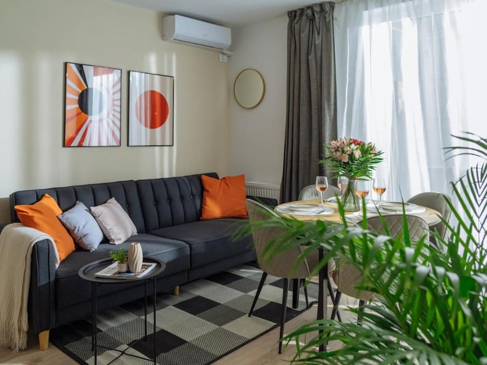 Echo - Old Town Centre I Cheap carpark nearby I Balcony Apartment in Bucharest