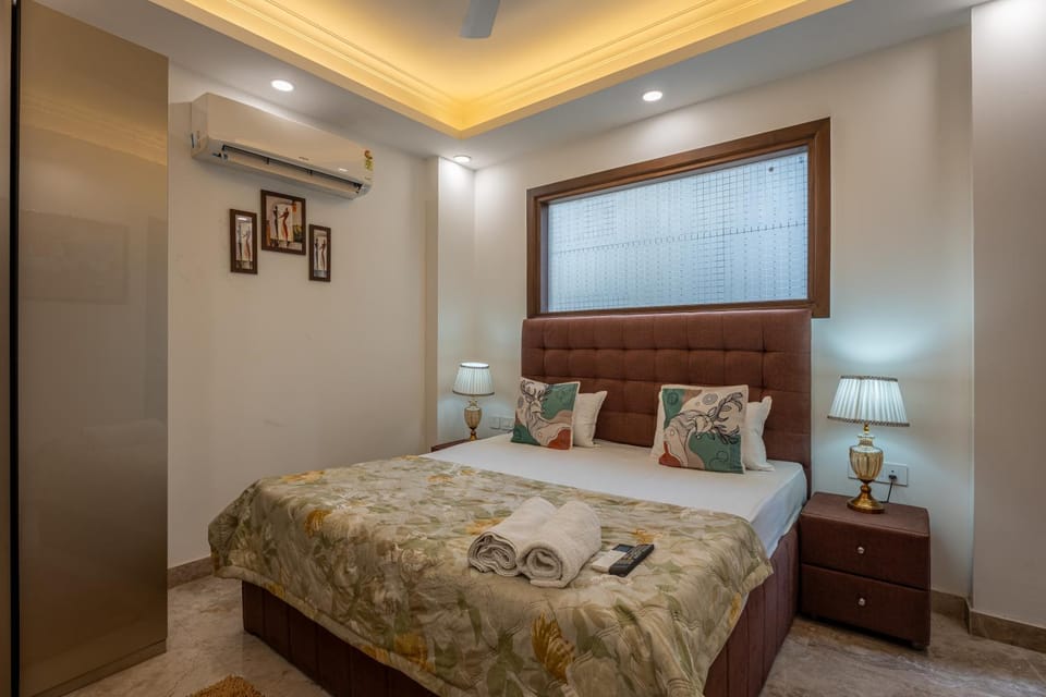 Bed, Photo of the whole room, Bedroom, wardrobe, air conditioner