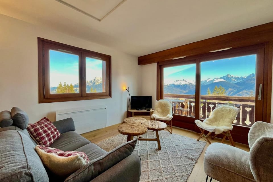 Stay in the mountains with stunning views Apartment in Combloux