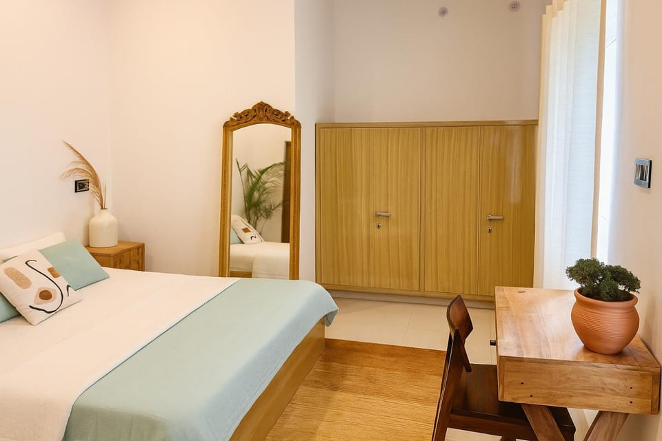 Photo of the whole room, wardrobe