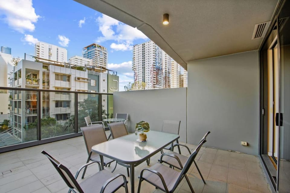 Modern 3BR Apartment in Sunnybank Pool and Gym Access Apartment in Brisbane City