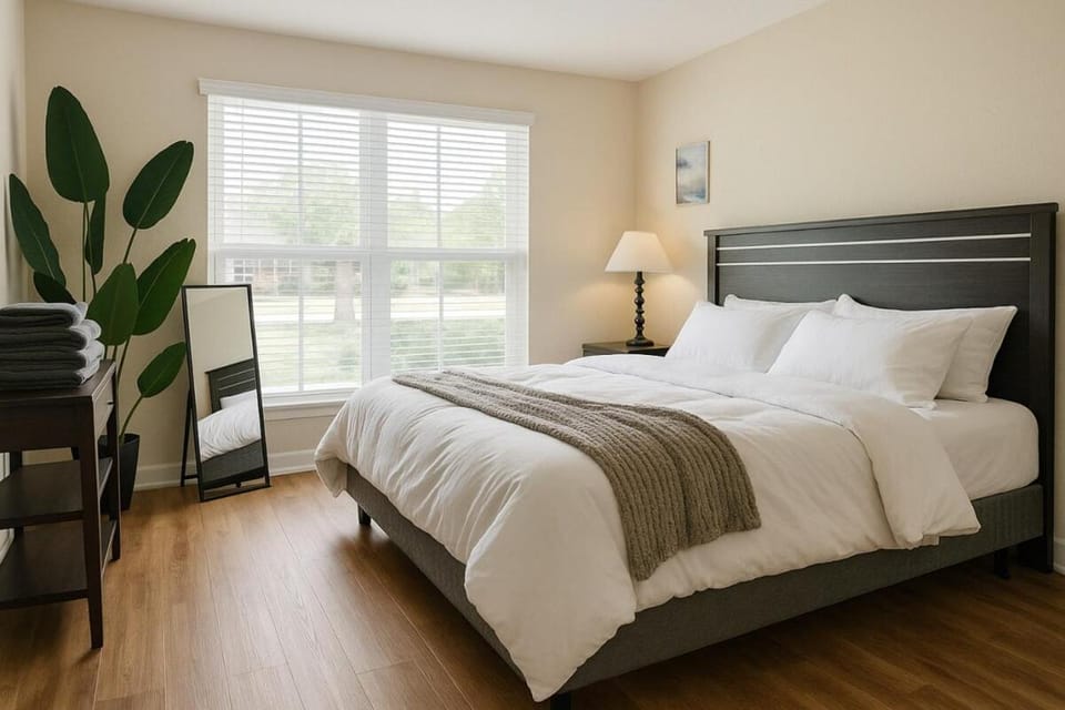 Bed, Photo of the whole room, Bedroom