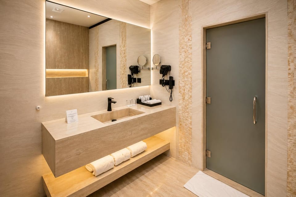 Shower, Bathroom, towels