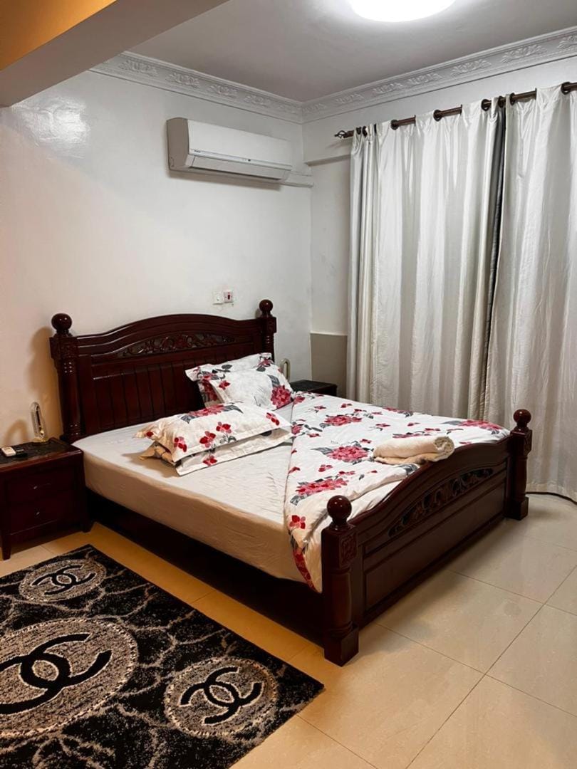 Photo of the whole room, Bedroom, towels, air conditioner