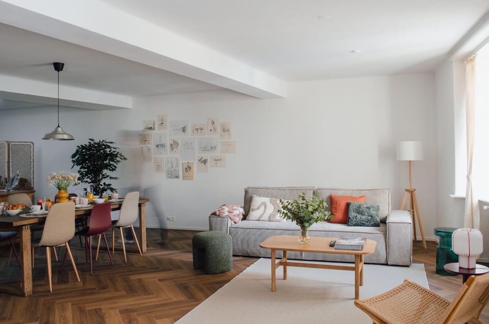 Living room, Seating area, Dining area