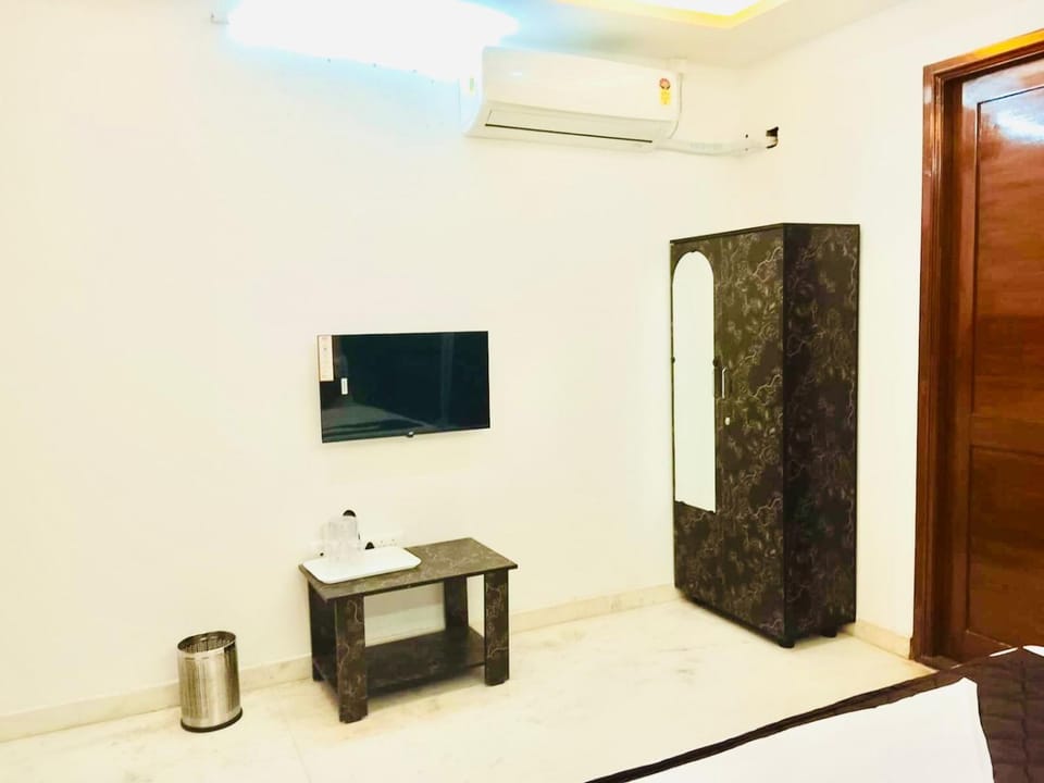 HoTEL K7 Bed and Breakfast in Chennai