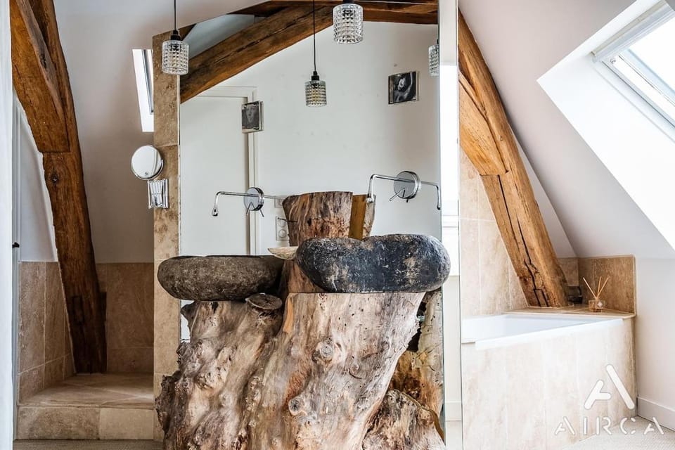 Bathroom, Living room