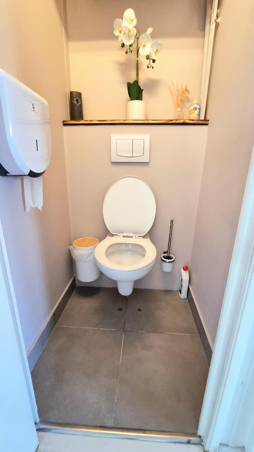 Toilet