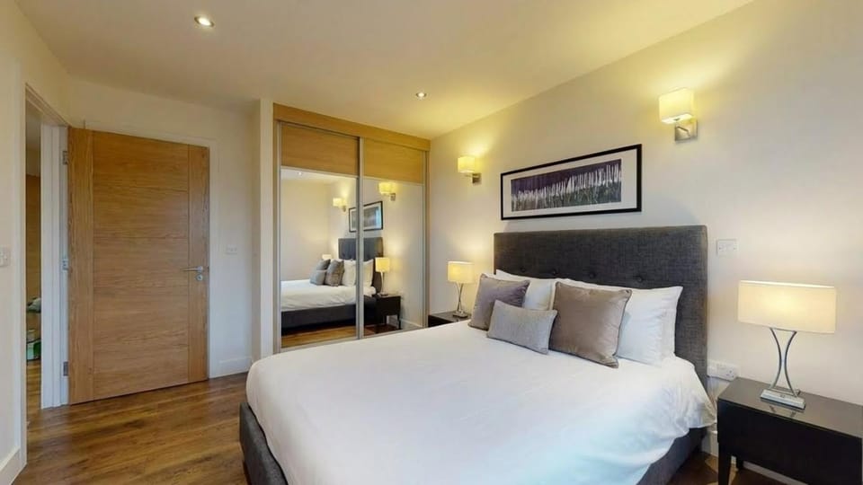 Bed, Photo of the whole room, Bedroom, wardrobe