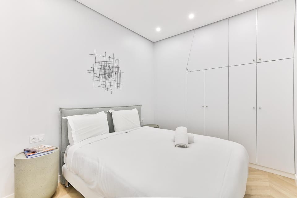 UrbanFlat 126 - Grand Appartement Parisien dans le centre Apartment in Paris