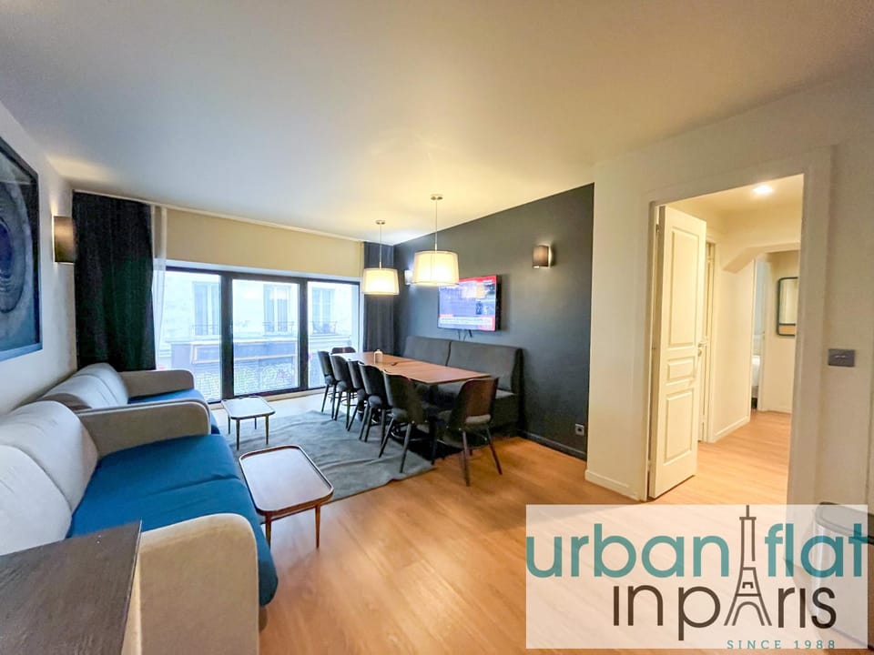 UrbanFlat 132 - Superbe appartement de 4 chambres dans le centre Apartment in Paris
