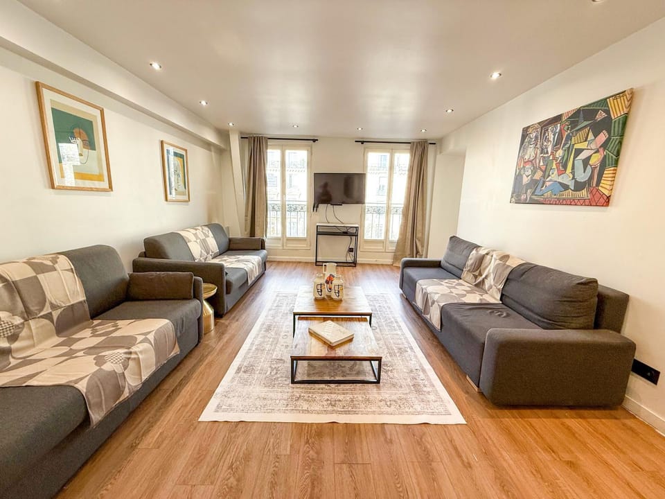 UrbanFlat 102 - Large apartment Opera District Apartment in Paris