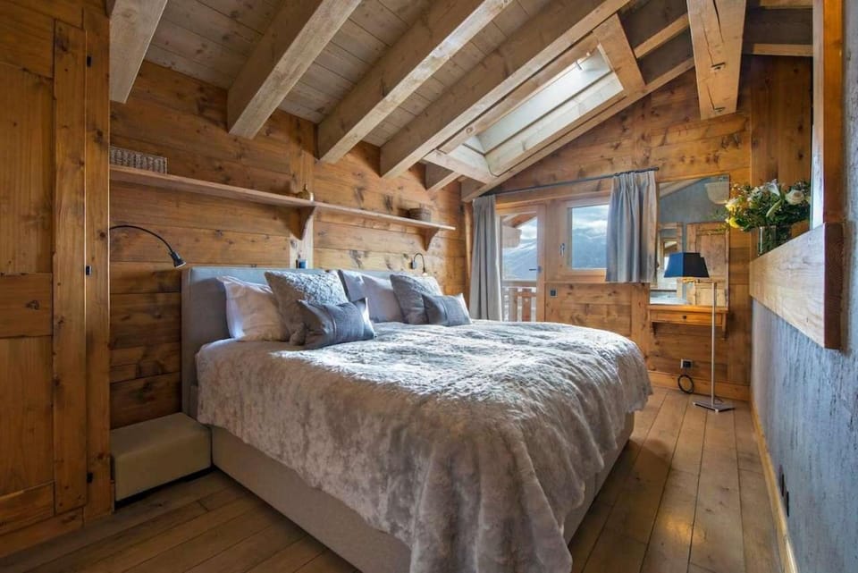 Refined Verbier Chalet With Scenic Views Villa in Riddes