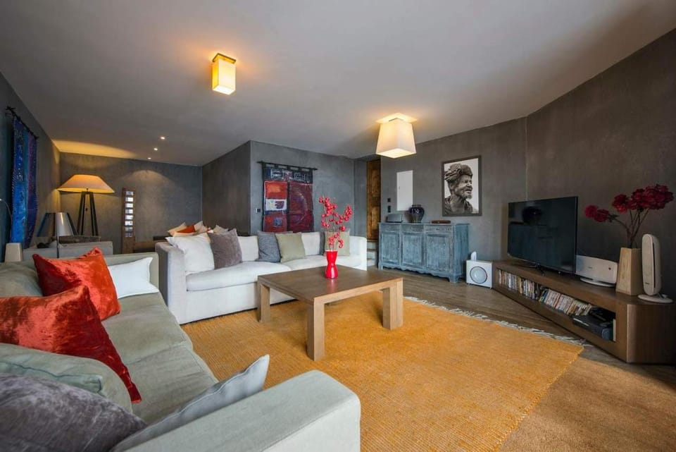 Refined Verbier Chalet With Scenic Views Villa in Riddes