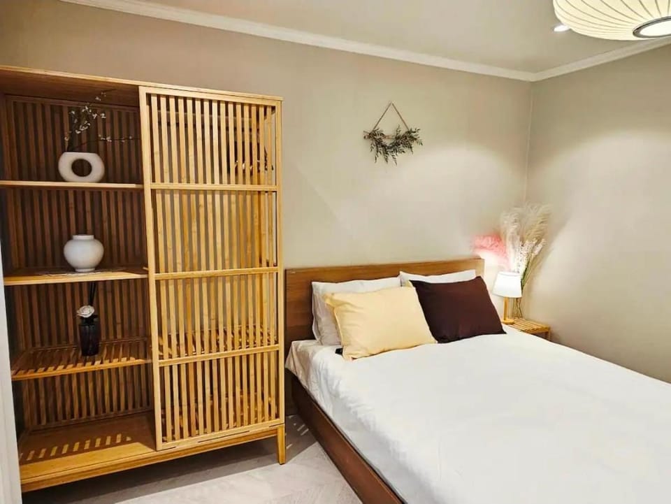 Hongik University Station Airport Railroad 1 minute Villa in Seoul