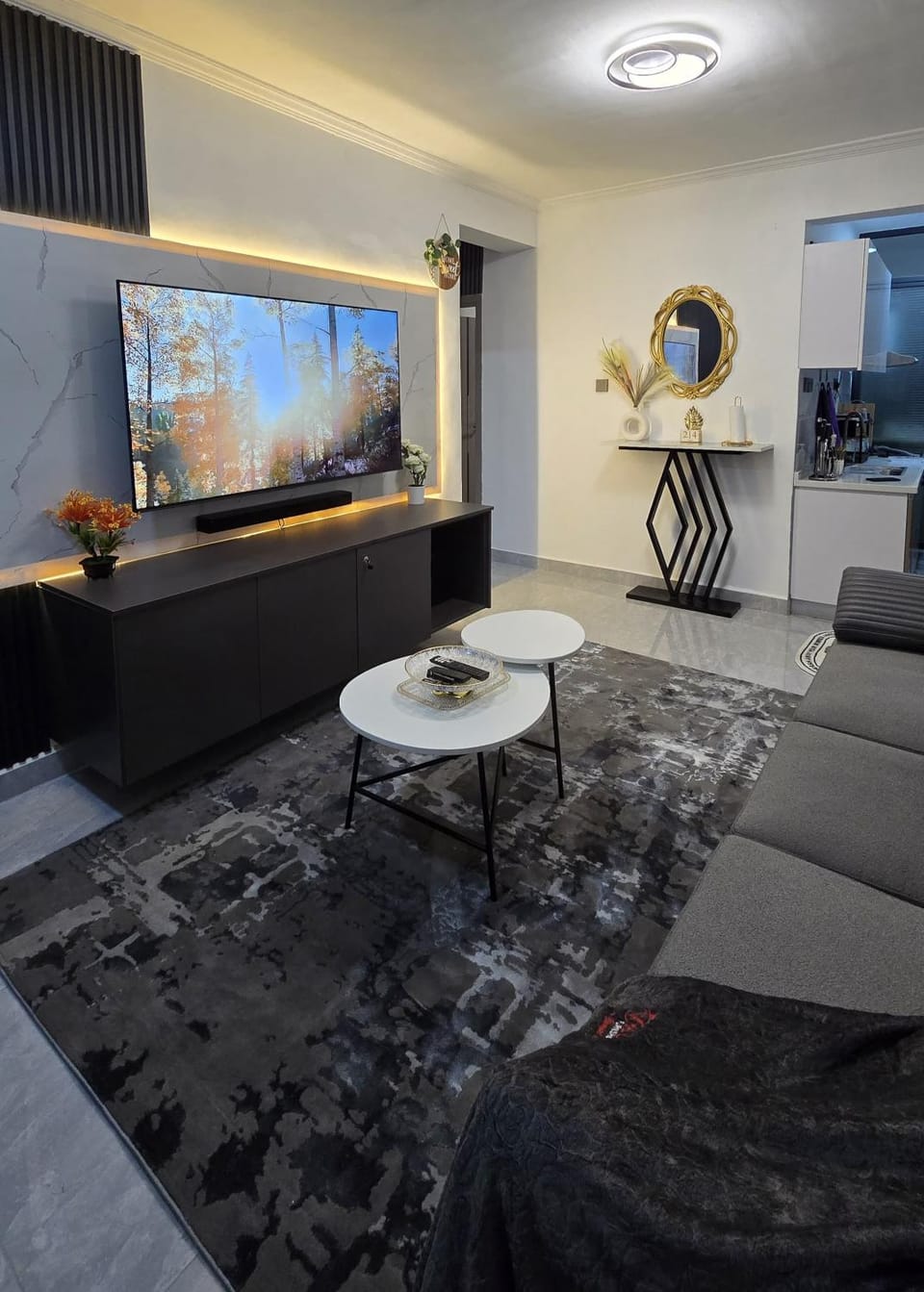 Communal lounge/ TV room, TV and multimedia, Living room, Seating area, Evening entertainment