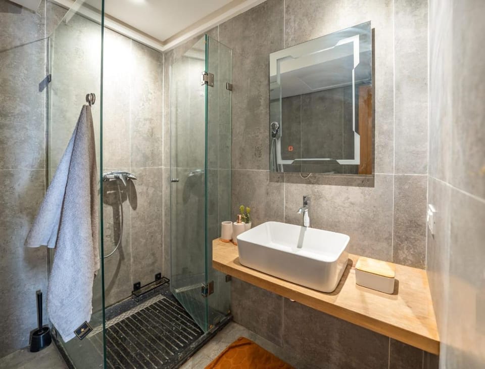 Bathroom, Bath, towels
