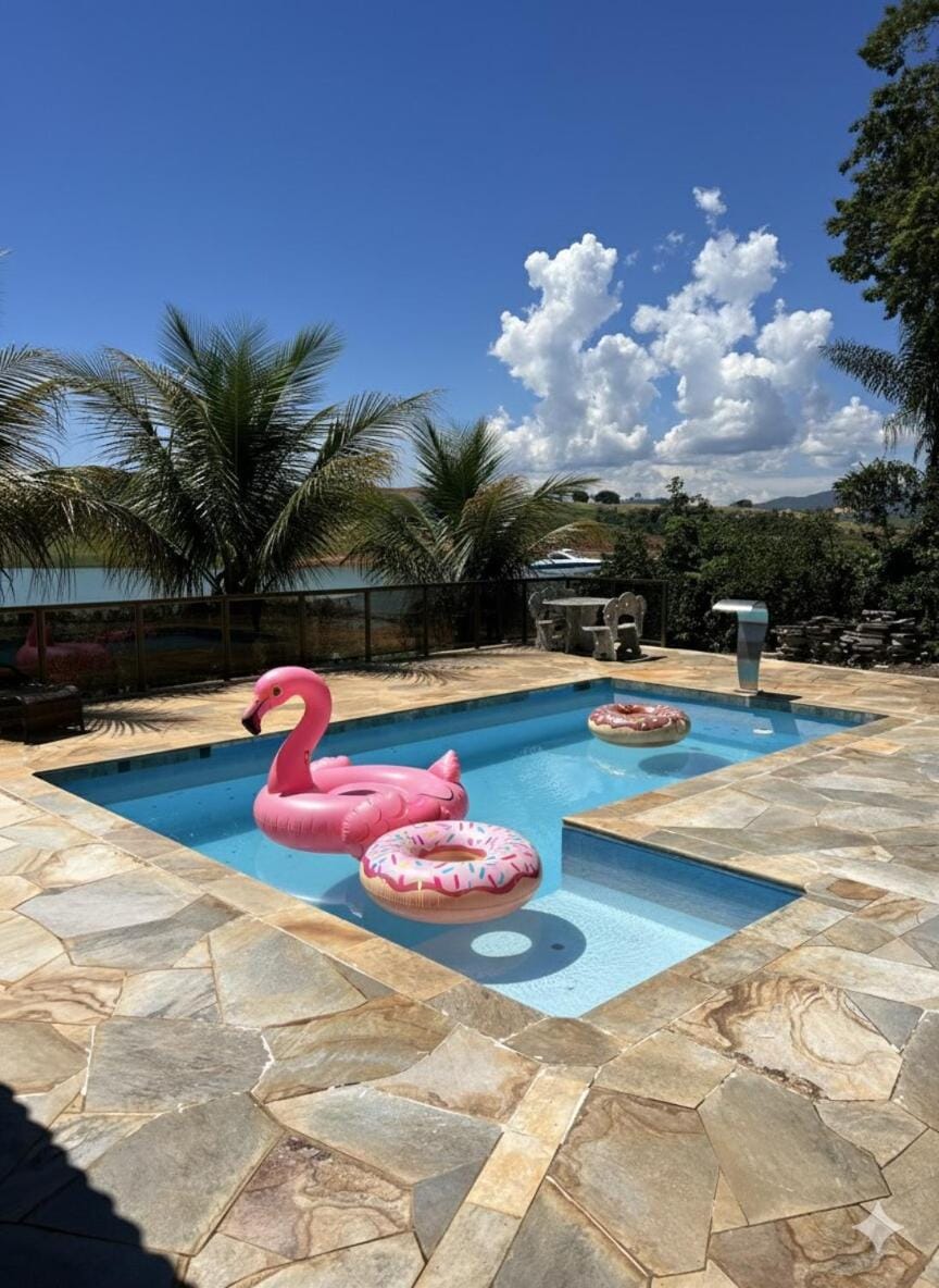 Wonderful ranch on the banks of the Furnas Dam House in Contagem