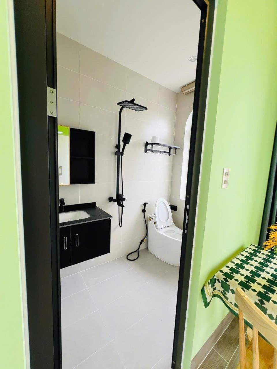 Shower, towels