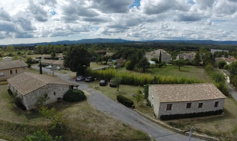 Mirabel #3, Maisonette, terrace and pool access House in Grospierres