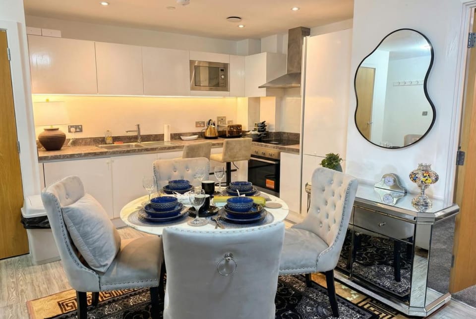 Kitchen or kitchenette, Seating area, Dining area, dishwasher, oven, stove