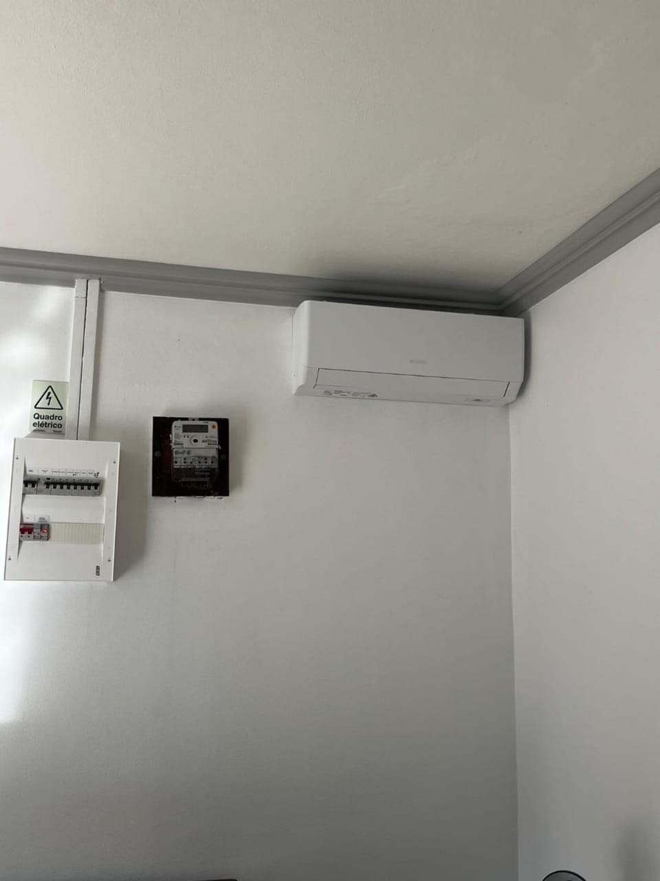 Bedroom, air conditioner