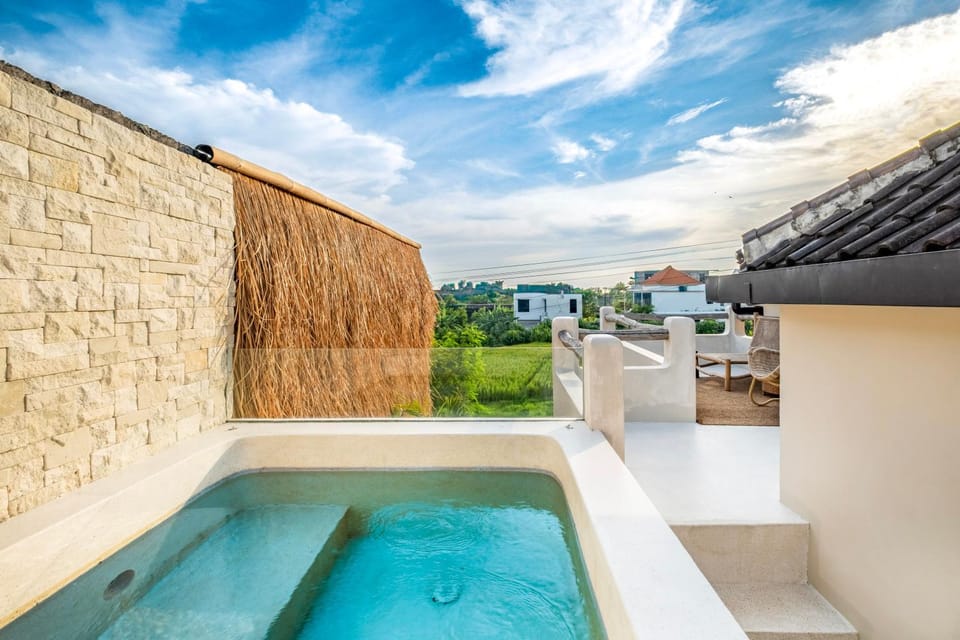 Hot Tub, Hot Tub, View (from property/room), Balcony/Terrace, Swimming pool, sunbed