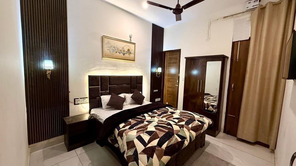 Bed, Photo of the whole room
