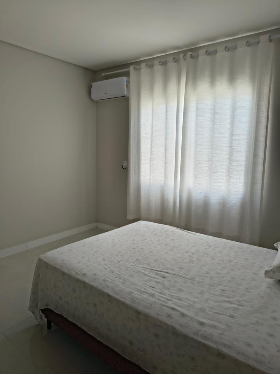 Jardim dourado House in Porto Belo