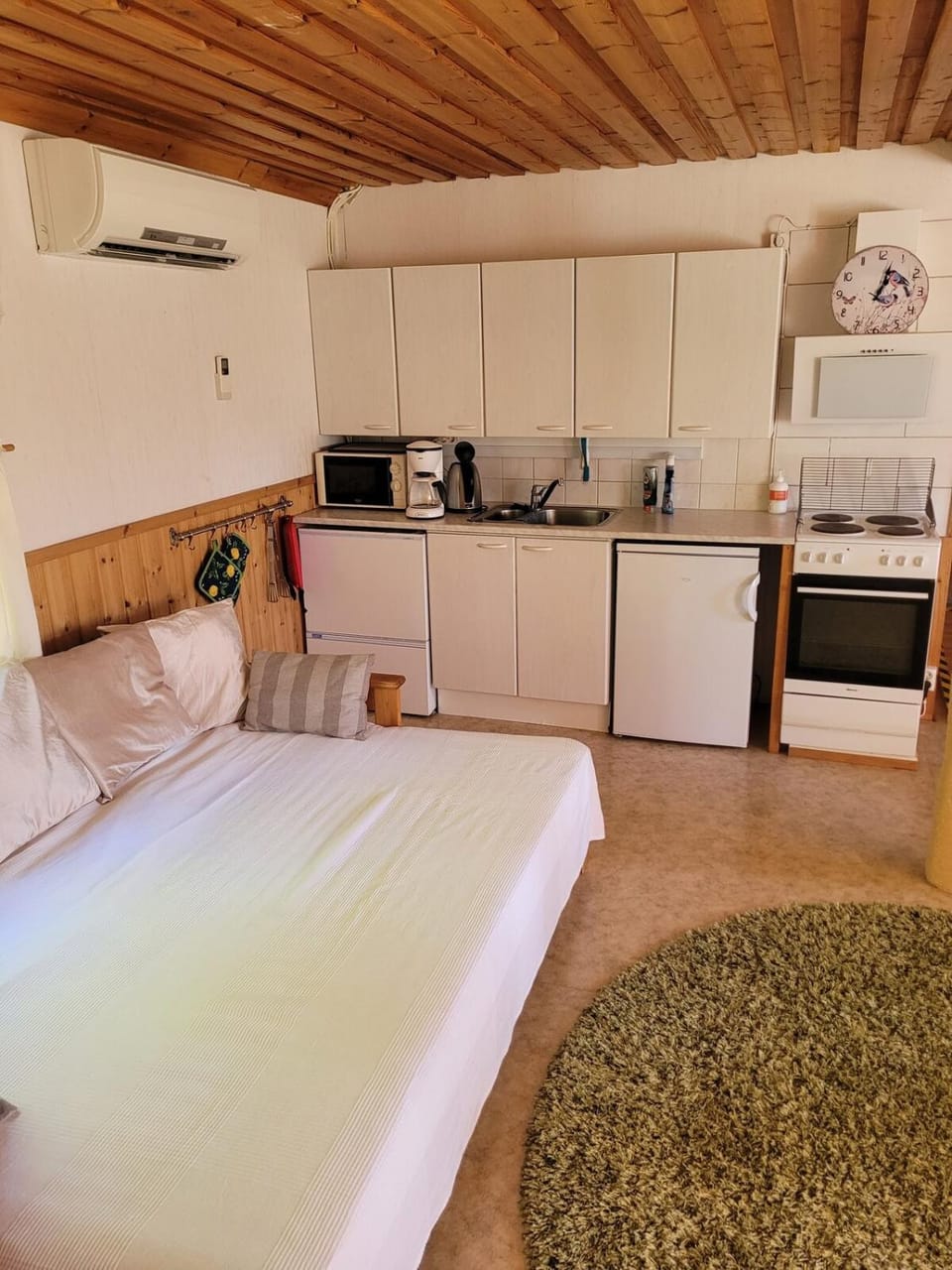 Coffee/tea facilities, Kitchen or kitchenette, Photo of the whole room, oven, pet friendly
