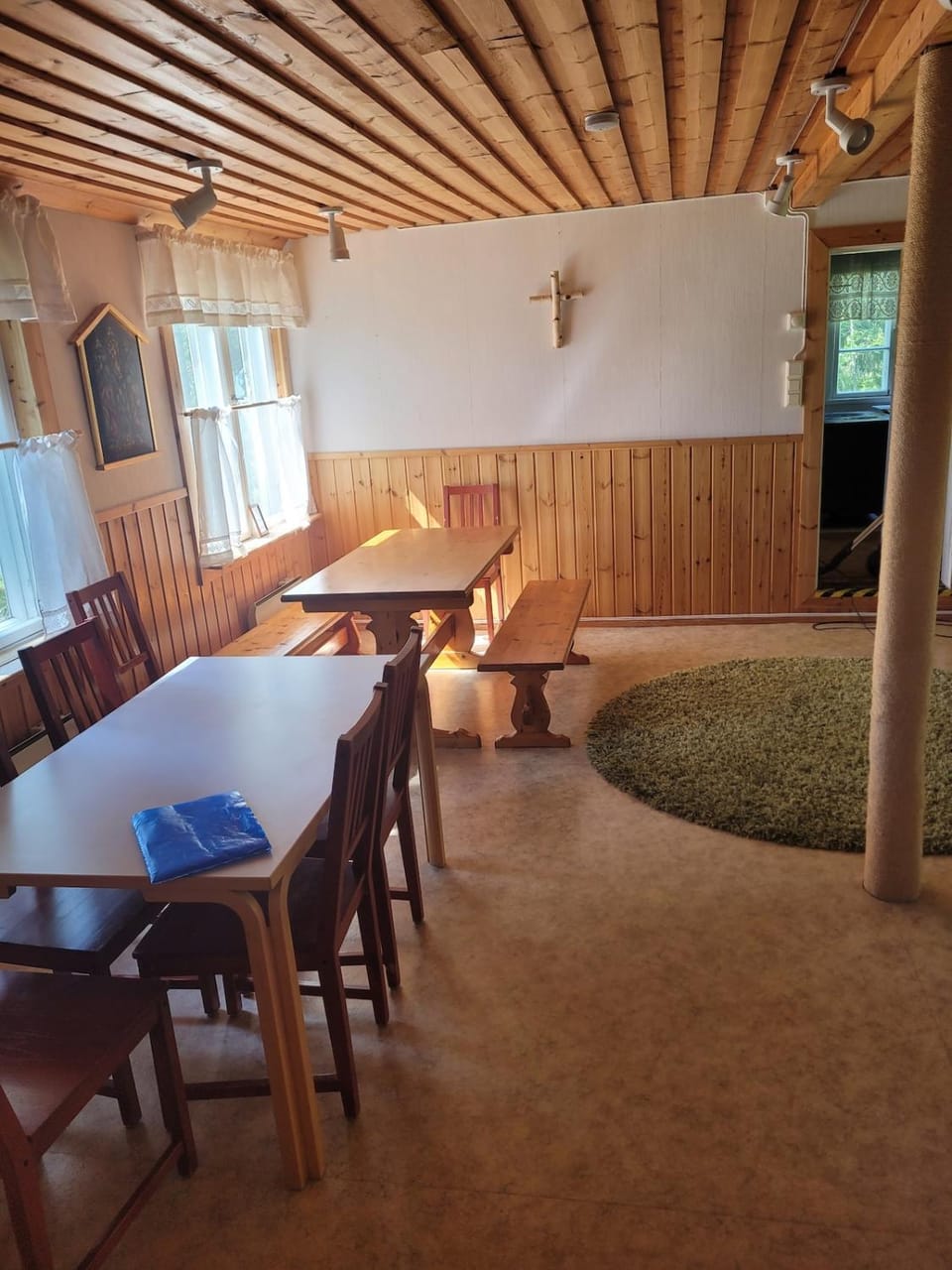 Seating area, Dining area