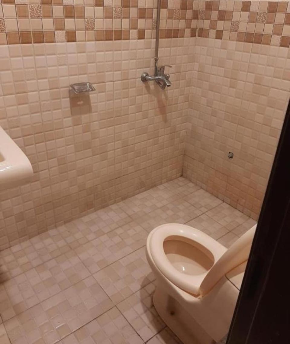 Luxury Stay 24 Hours Apartment in Lahore