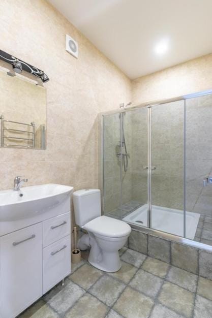 Luxury Stay 24 Hours Apartment in Lahore