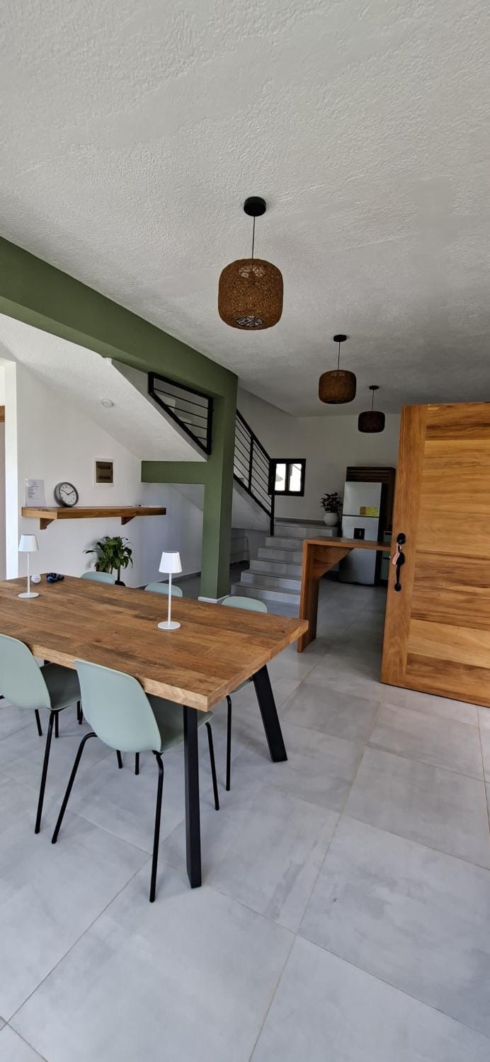 Dining area, kitchen