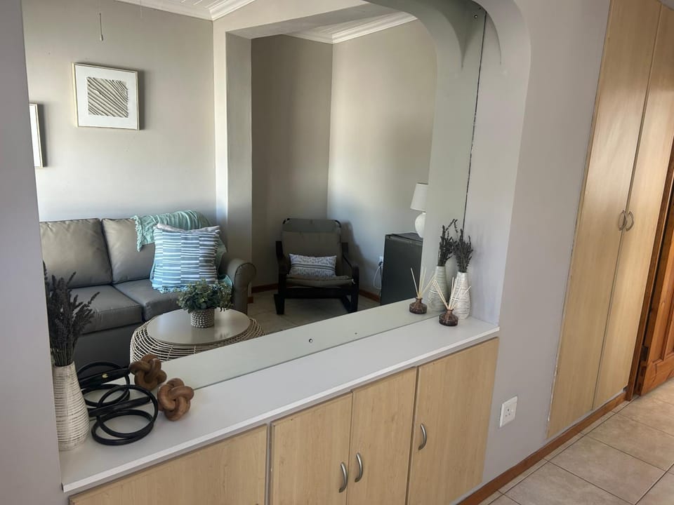 The College Suite, Mill Park Apartment in Port Elizabeth