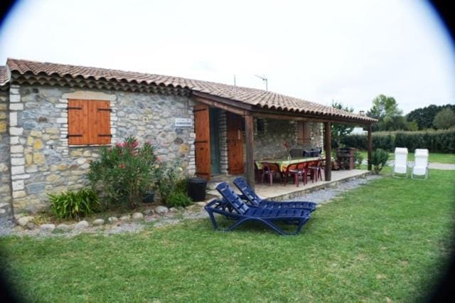 Ma Cabane C2, with pool access, Domaine de Ribière House in Grospierres